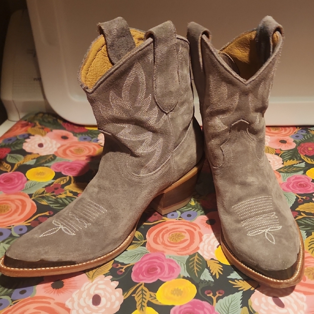 Idyllwind Charcoal Western Ankle Boots